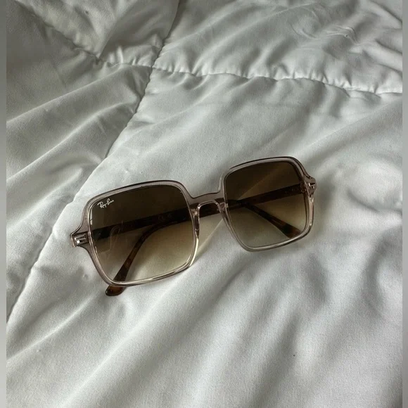 Ray-Ban sunglasses! Good condition!